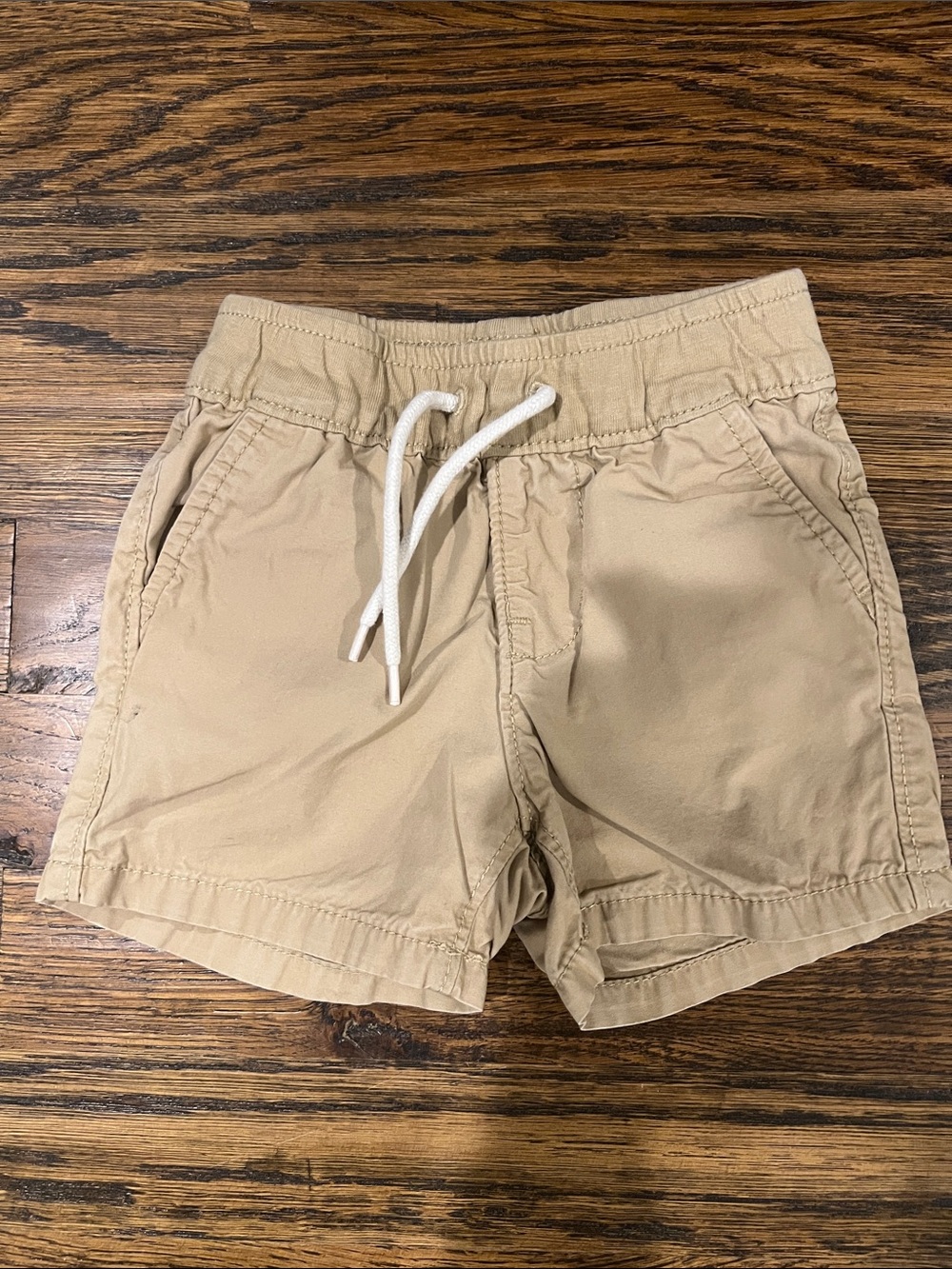 GAP Bundle - Boys 6-12 Month GAP Navy Logo Tee with GAP Denim and Khaki Shorts - Picture 2 of 9